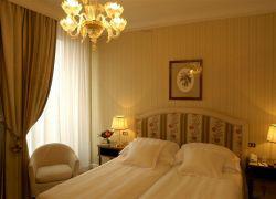 Plaza Lucchesi Hotel
