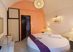 Double Room - circular bed