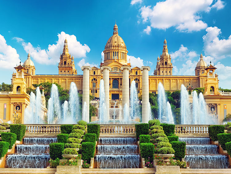 Meet new people in Barcelona