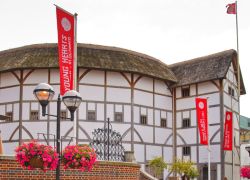 Shared Tour: Shakespeare's Globe Theatre Experience and Guided Tour - 10:00 AM